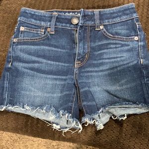 Women’s American Eagle jean shorts.